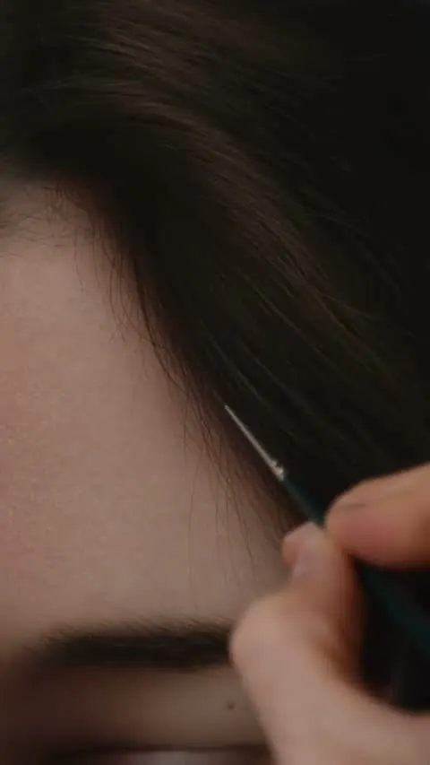 @marco.grassi.painter: Hand-eye detail